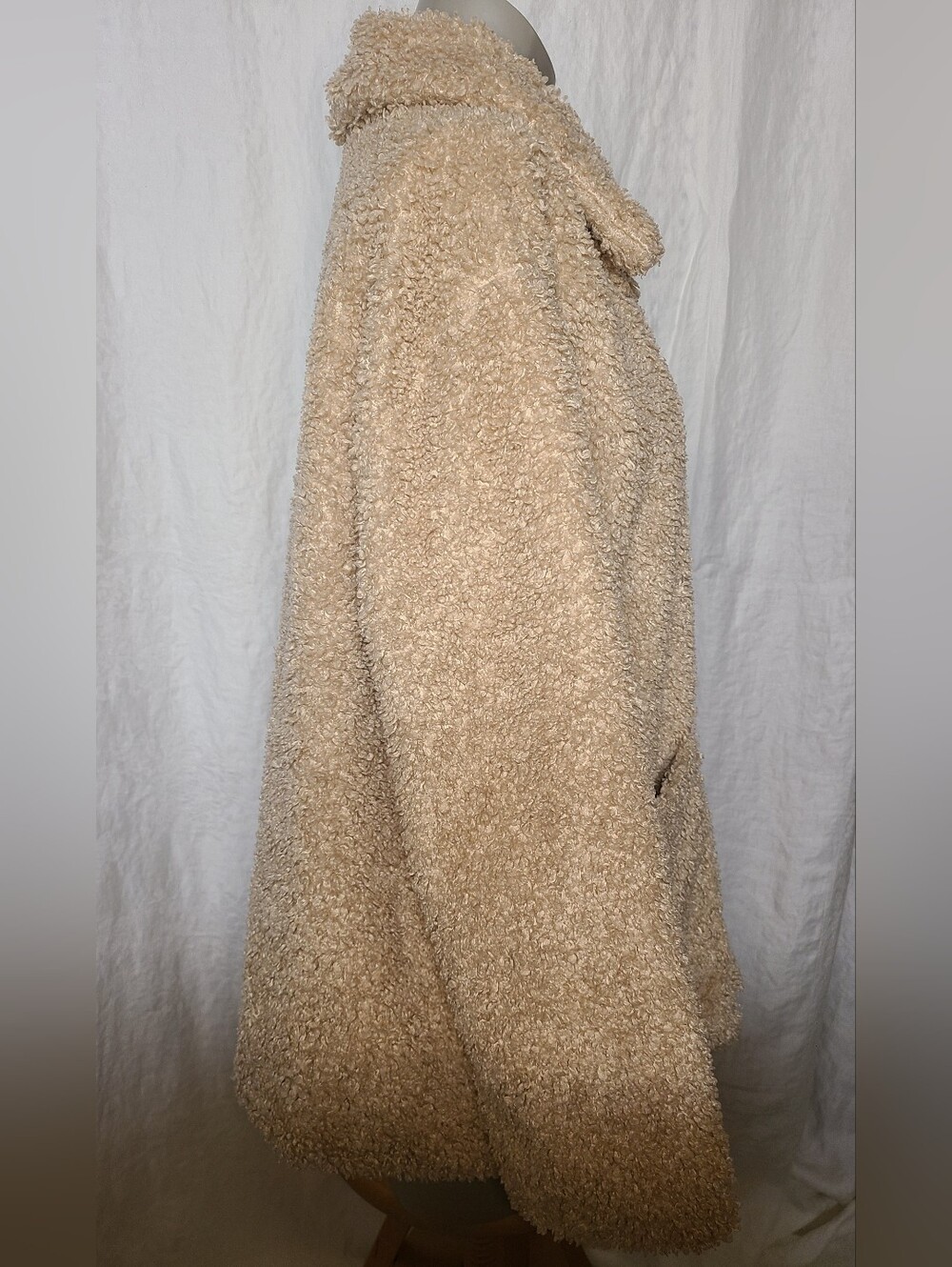 Steve Madden Plush Teddy Zip Jacket in Beige - Picture 3 of 6